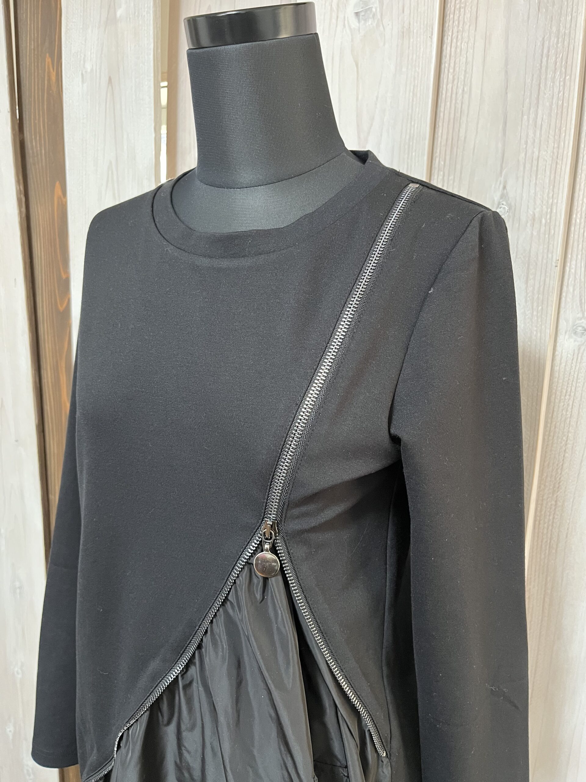 Read more about the article ジャケットファスナー縫製不良：修繕