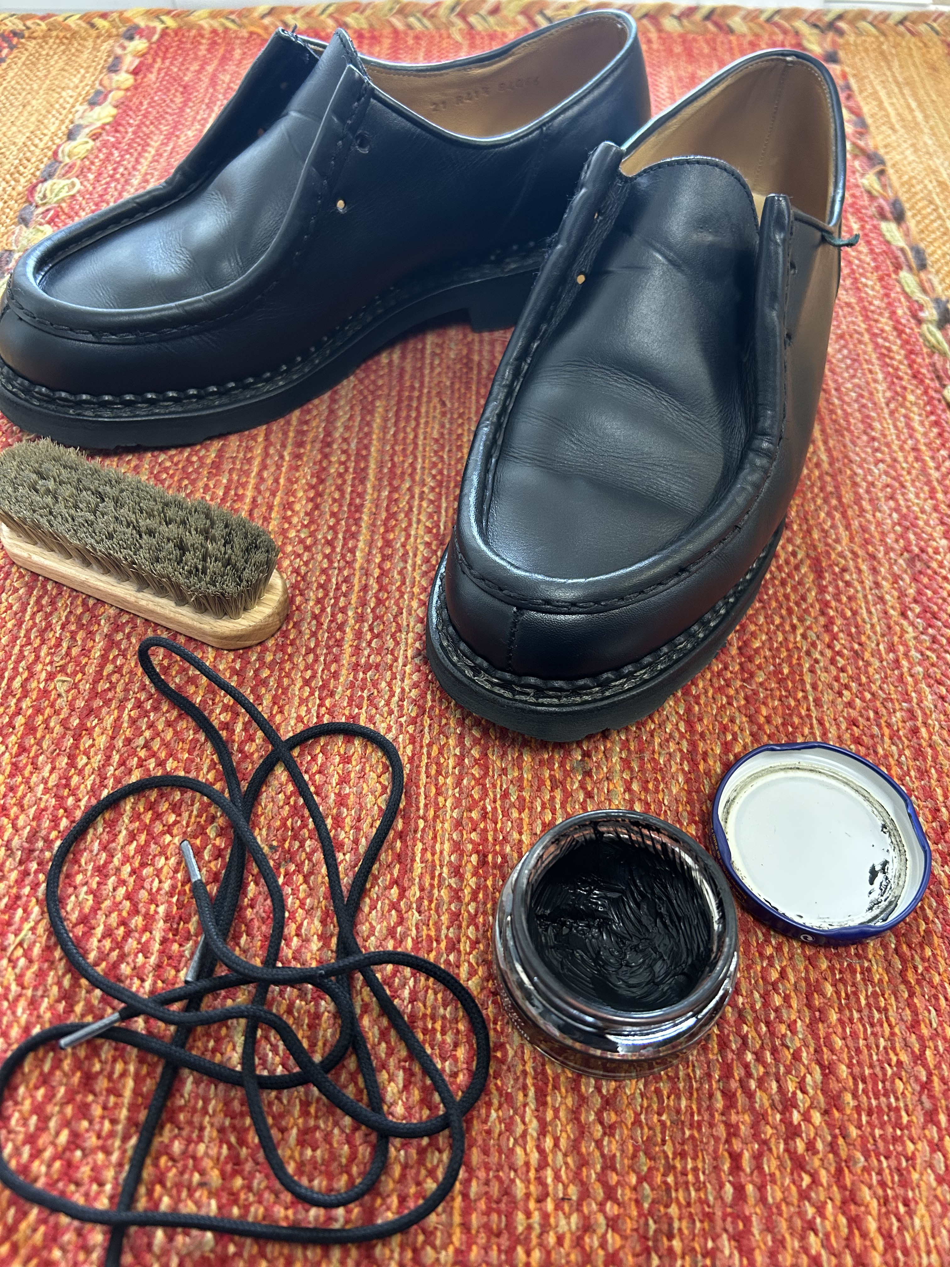 Read more about the article 革靴磨き